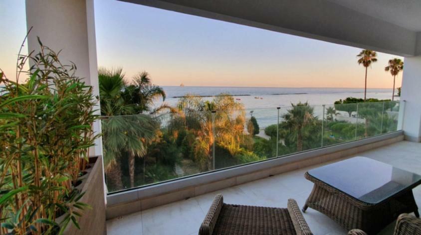 شقة ليماسول  في Pegasus Beach Front المظهر الخارجي الصورة